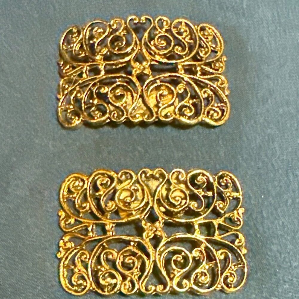 MUSI Pair of Gold Tone Shoe Dress Clips Vintage Buckle Square Scrolls
